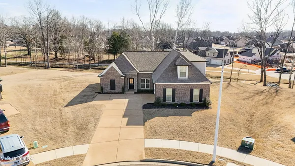 $355,000 | 1802 Millers Cove, Nesbit, MS 38651