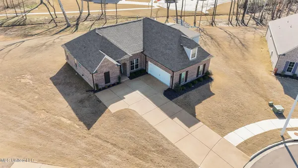 $355,000 | 1802 Millers Cove, Nesbit, MS 38651