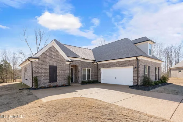$355,000 | 1802 Millers Cove, Nesbit, MS 38651