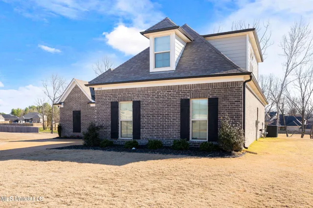 $375,000 | 1802 Millers Cove, Nesbit, MS 38651