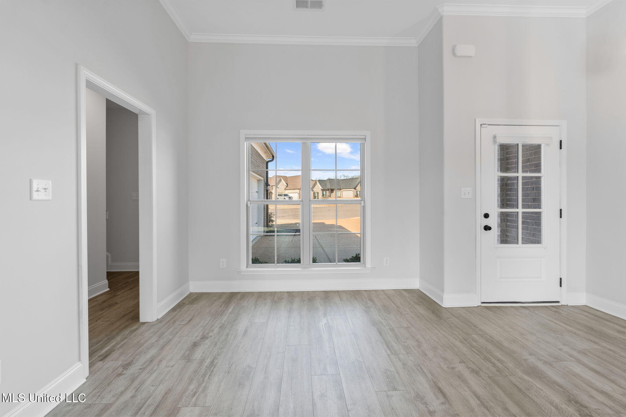 1802 Millers Cove Nesbit, MS 38651 - Photo 6 of 32 6-web-or-mls-1802 Millers Cv%0A-05