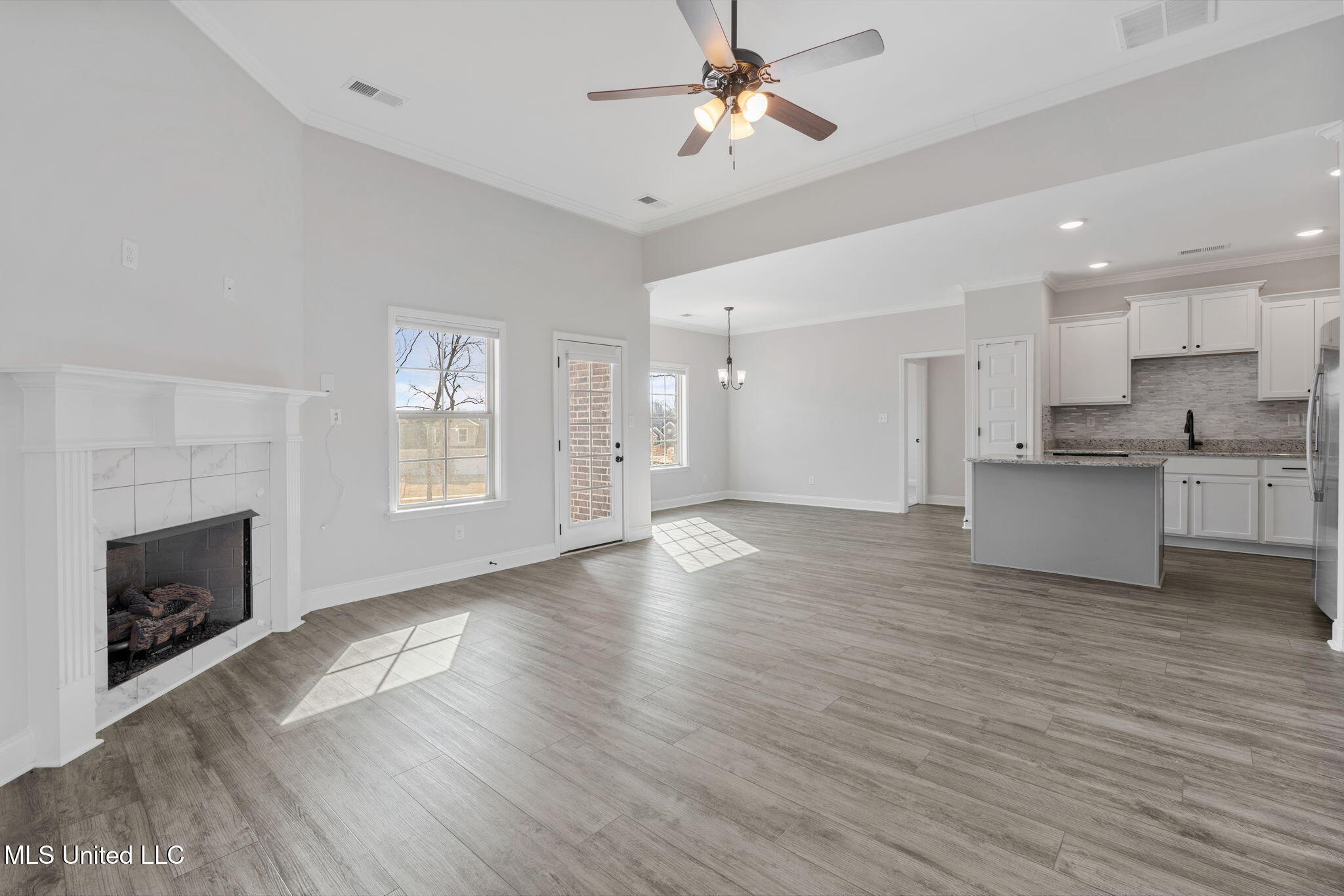 1802 Millers Cove Nesbit, MS 38651 - Photo 8 of 32 8-web-or-mls-1802 Millers Cv%0A-07