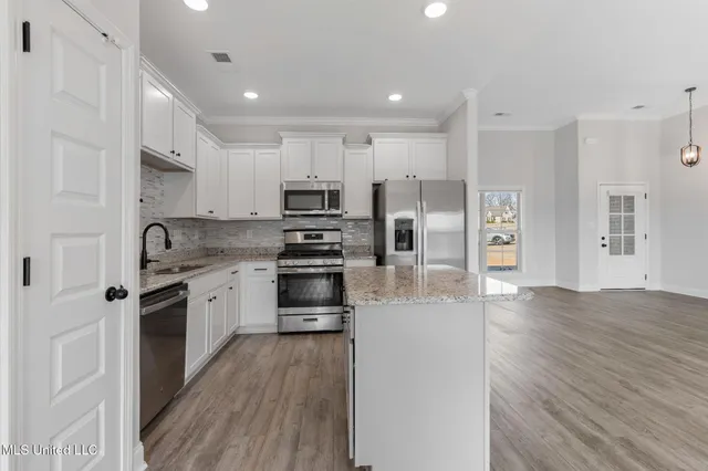 $375,000 | 1802 Millers Cove, Nesbit, MS 38651