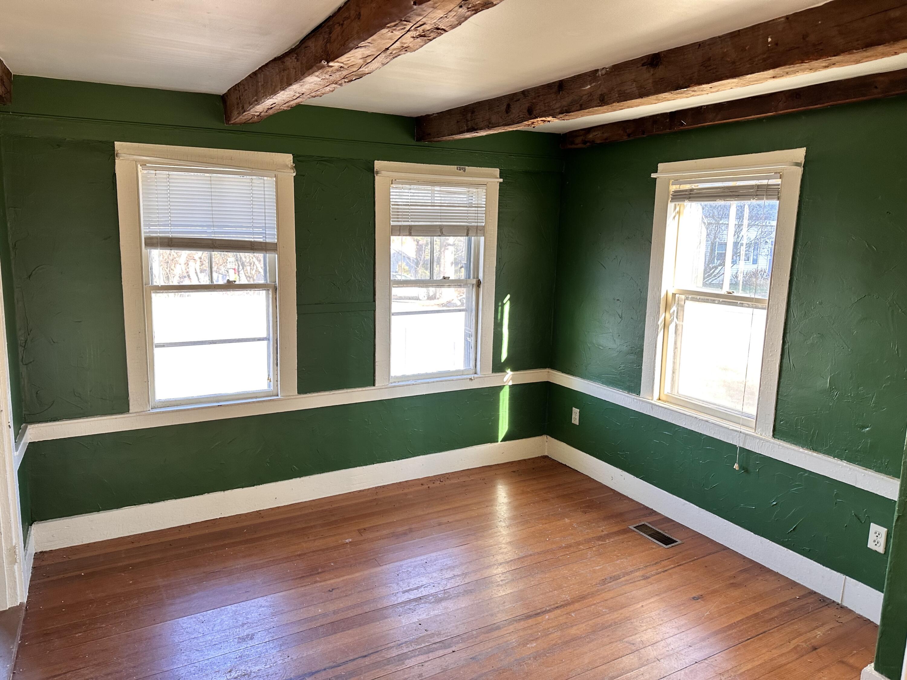 165 Rogers Road Kittery, ME 03904 - Photo 2 of 17 IMG_2819