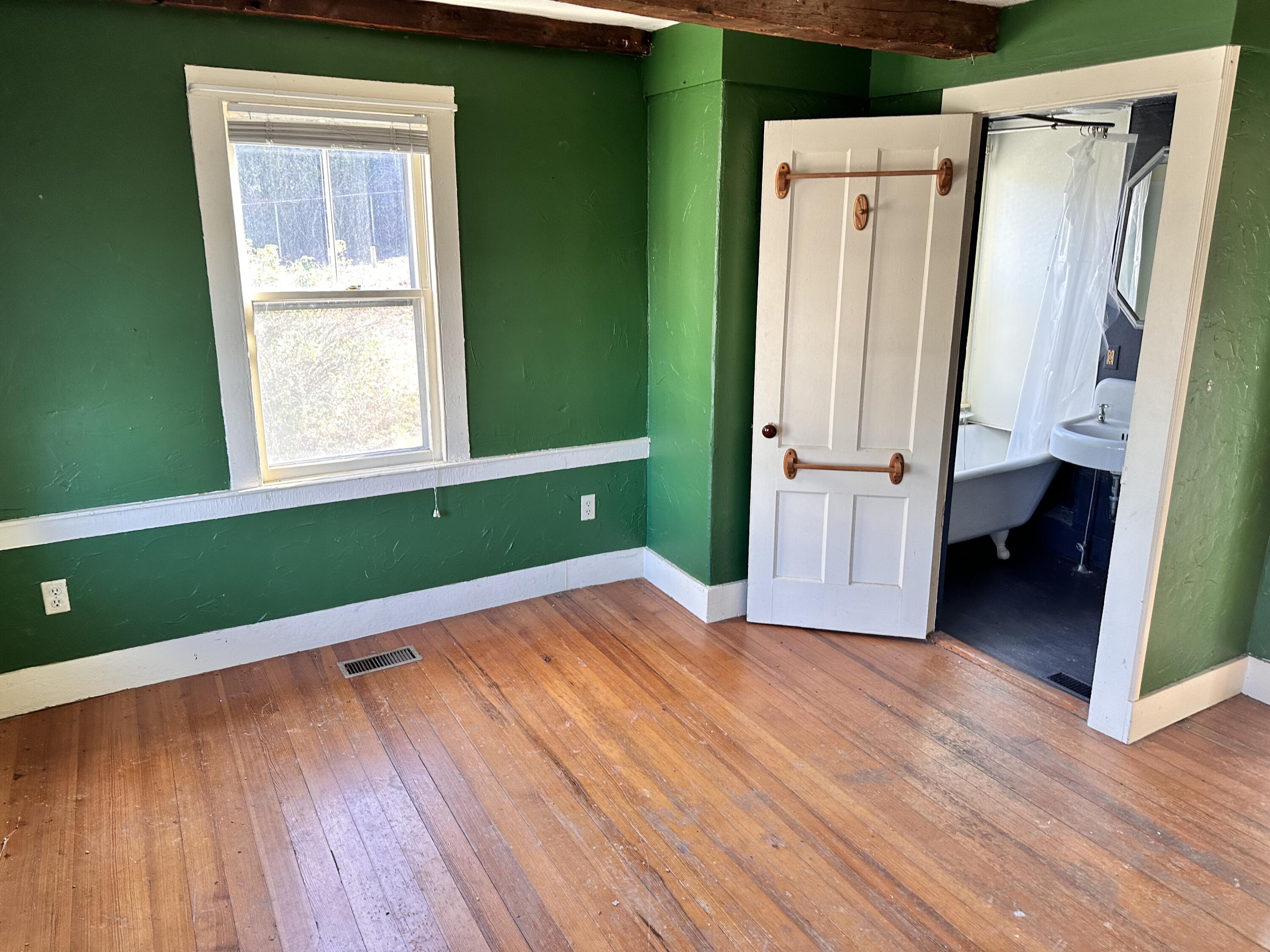 165 Rogers Road Kittery, ME 03904 - Photo 6 of 17 IMG_2825