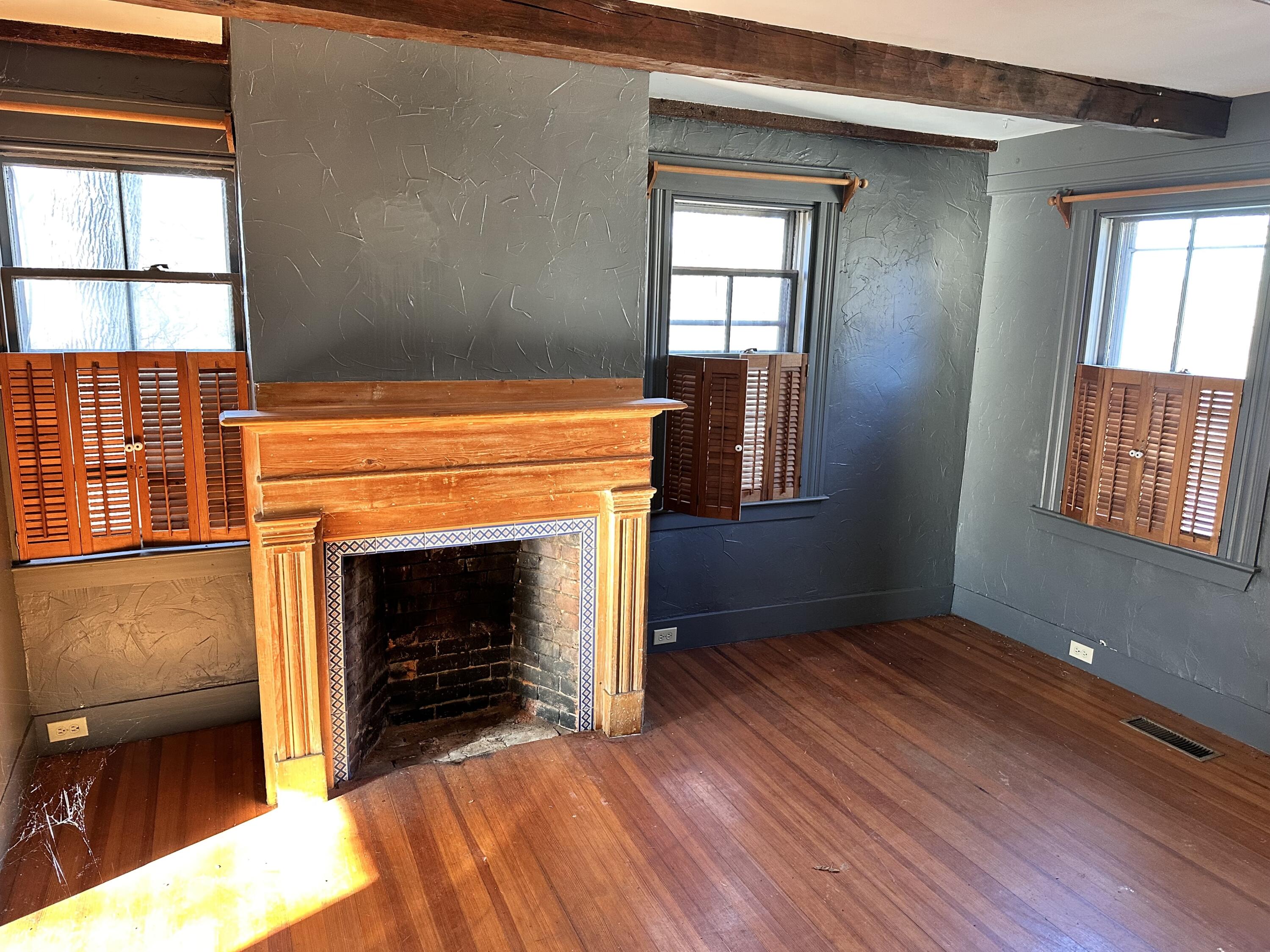 165 Rogers Road Kittery, ME 03904 - Photo 9 of 17 IMG_2822