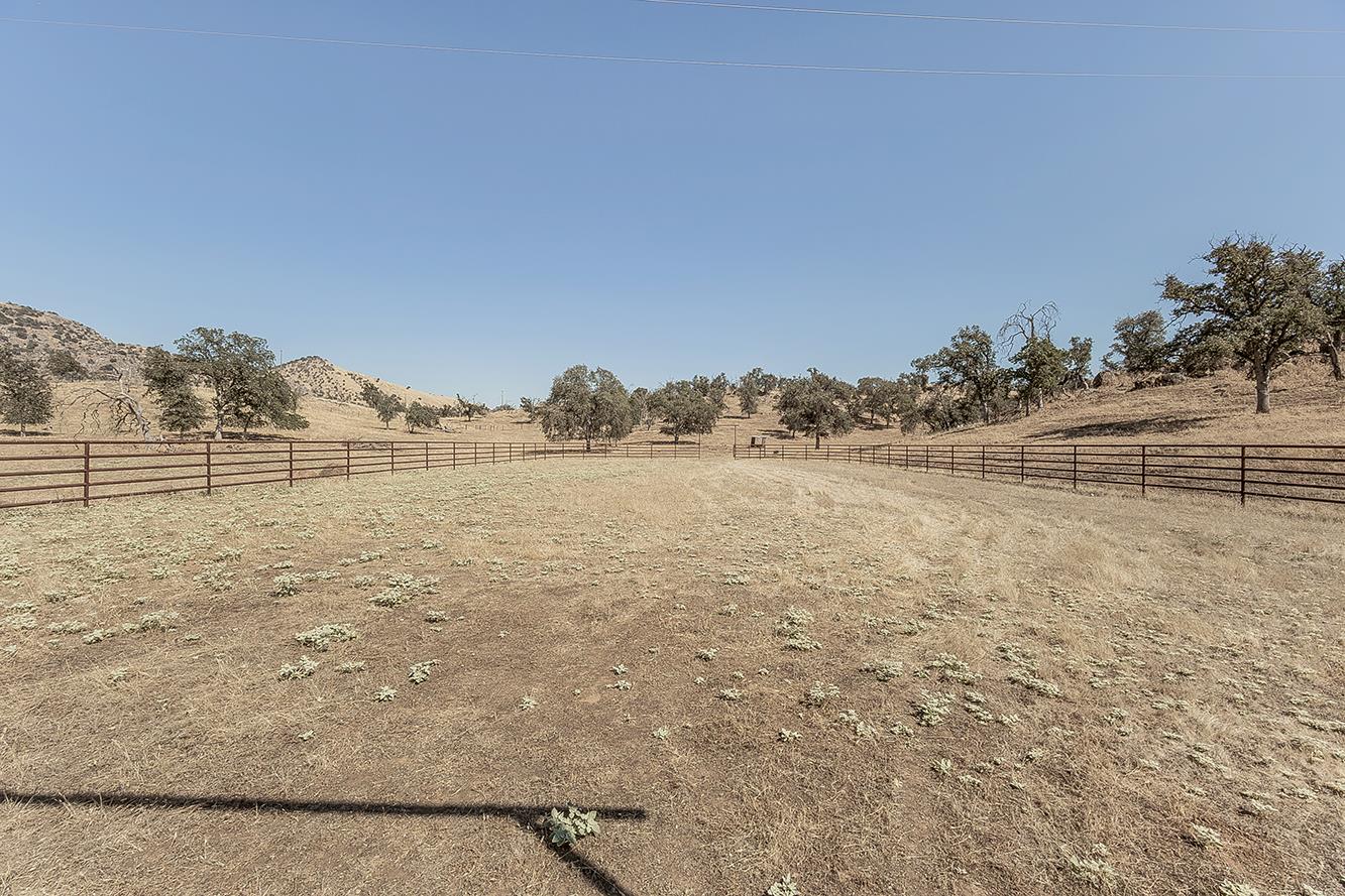 22085 Watts Valley Road Sanger, CA 93657 - Photo 58 of 98