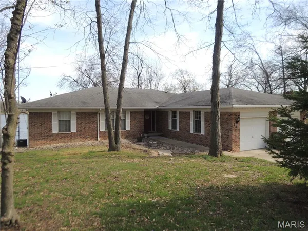 $939,900 | 14 Denzel Drive, Greenville, IL 62246