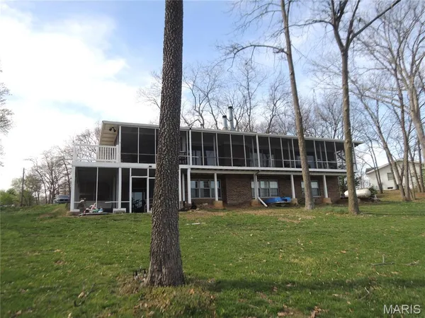 $939,900 | 14 Denzel Drive, Greenville, IL 62246
