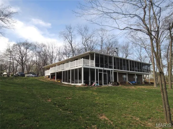 $939,900 | 14 Denzel Drive, Greenville, IL 62246
