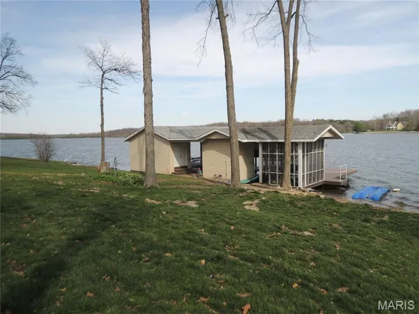 $939,900 | 14 Denzel Drive, Greenville, IL 62246