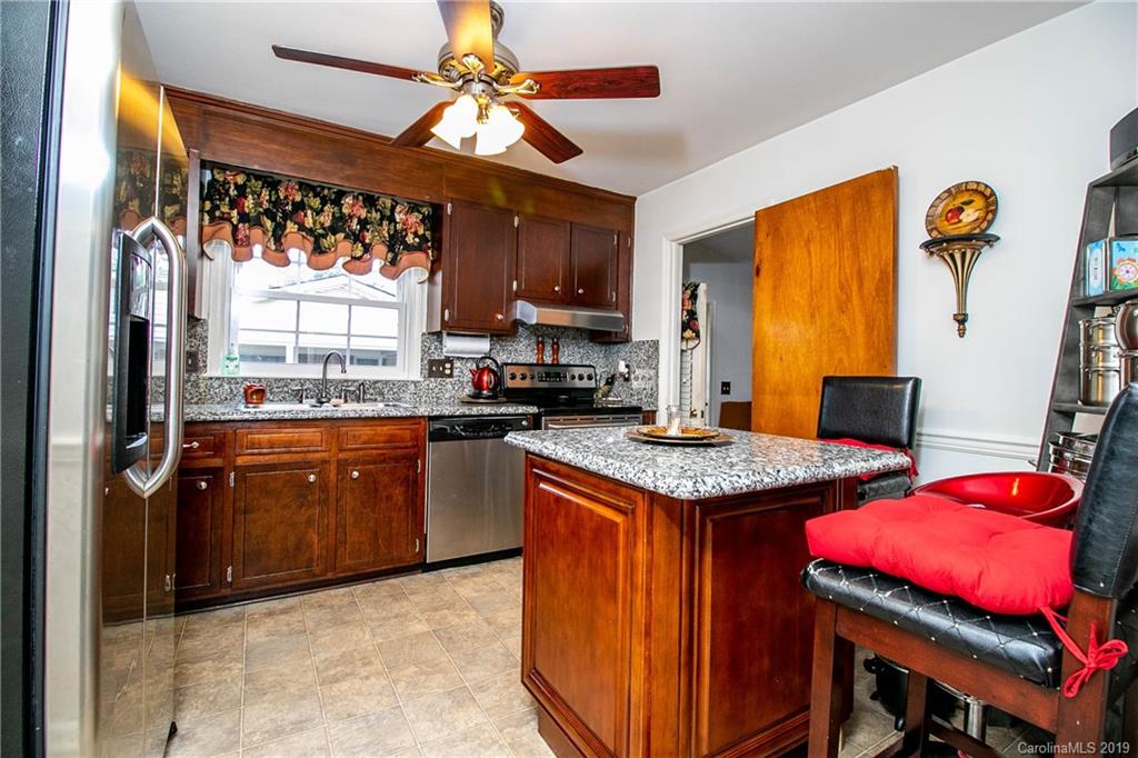 6212 Running Deer Road Charlotte, NC 28214 - Photo 11 of 24 Gallery Image 11