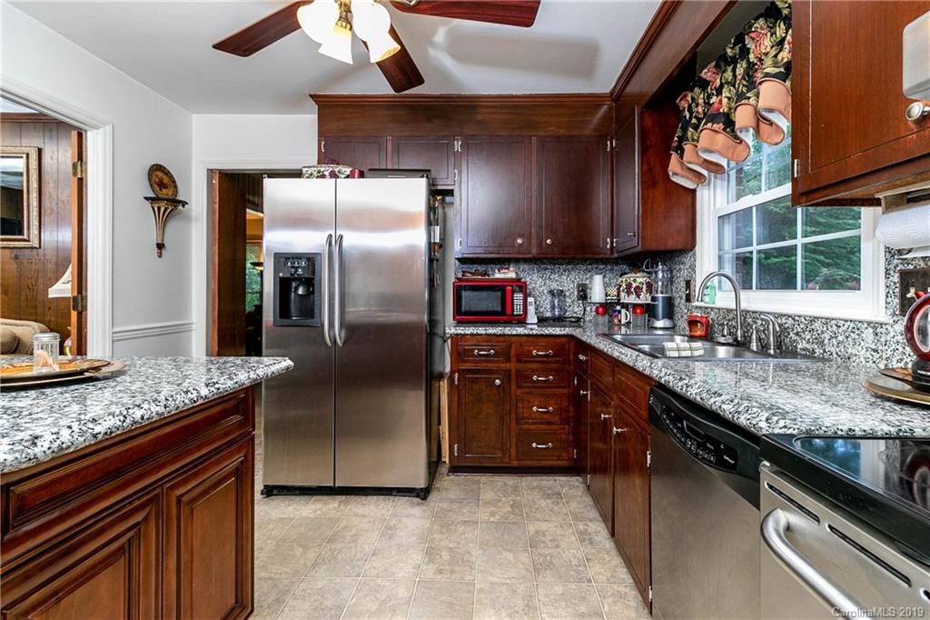 6212 Running Deer Road Charlotte, NC 28214 - Photo 12 of 24 Gallery Image 12