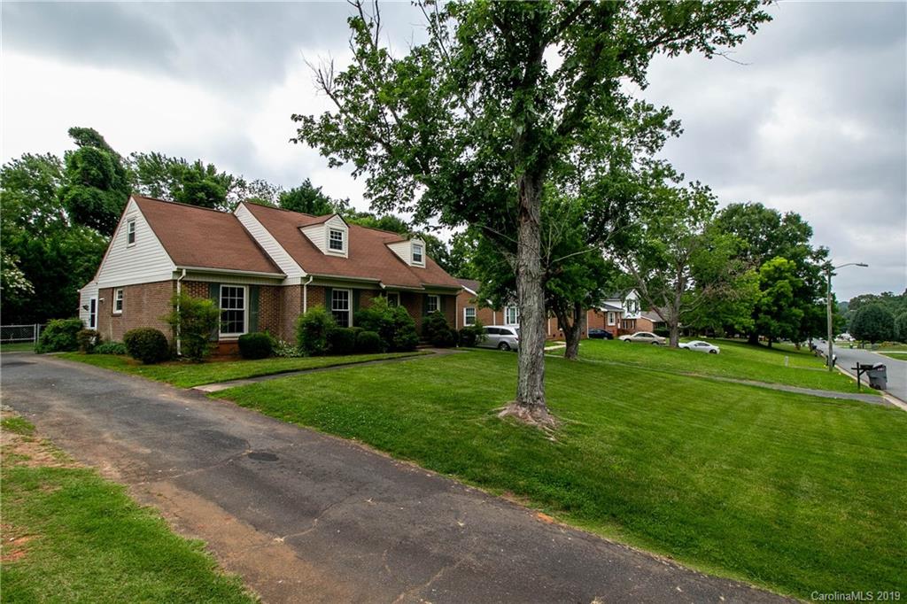 6212 Running Deer Road Charlotte, NC 28214 - Photo 5 of 24 Gallery Image 5