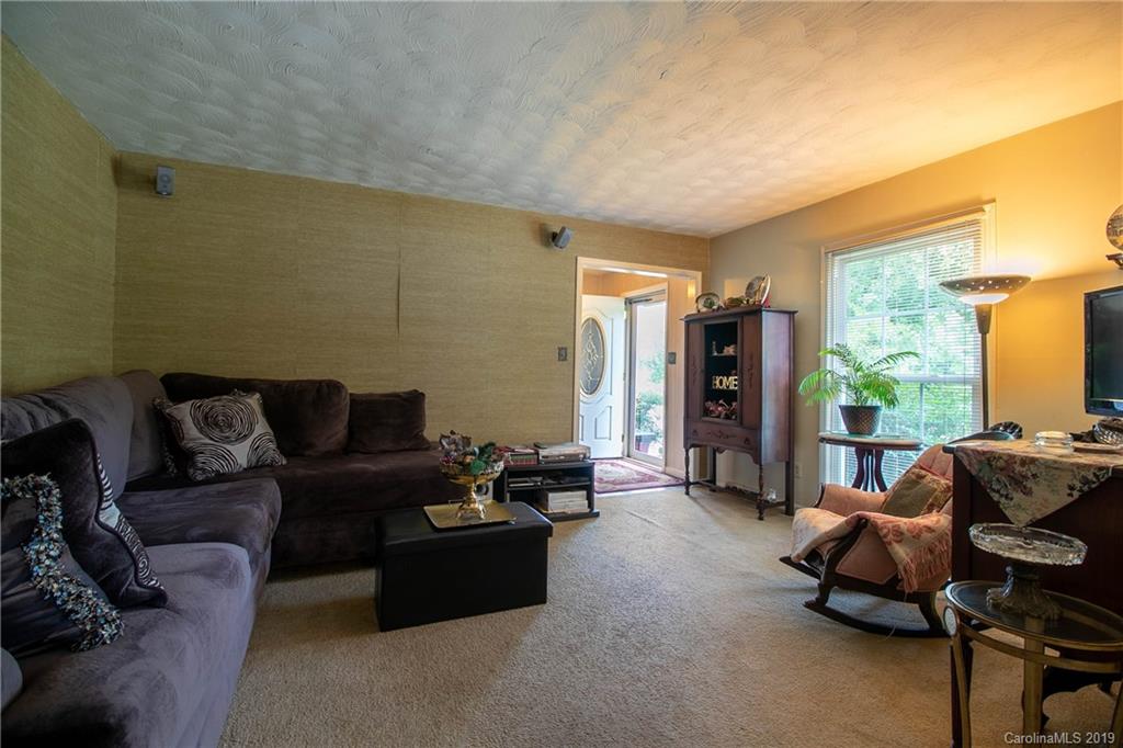6212 Running Deer Road Charlotte, NC 28214 - Photo 8 of 24 Gallery Image 8