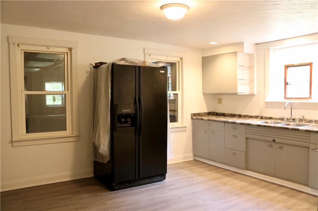 930 Glass Run Road Pittsburgh, PA 15236 - Photo 8 of 25 Spacious kitchen