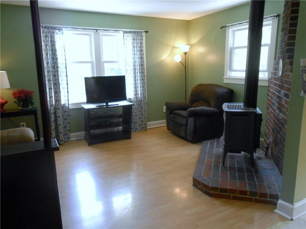 20 Lynn Road Augusta, ME 04330 - Photo 7 of 12 Living room