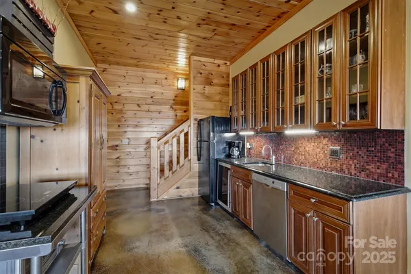 $1,615,000 | 334 Scenic Vista Drive, Nebo, NC 28761