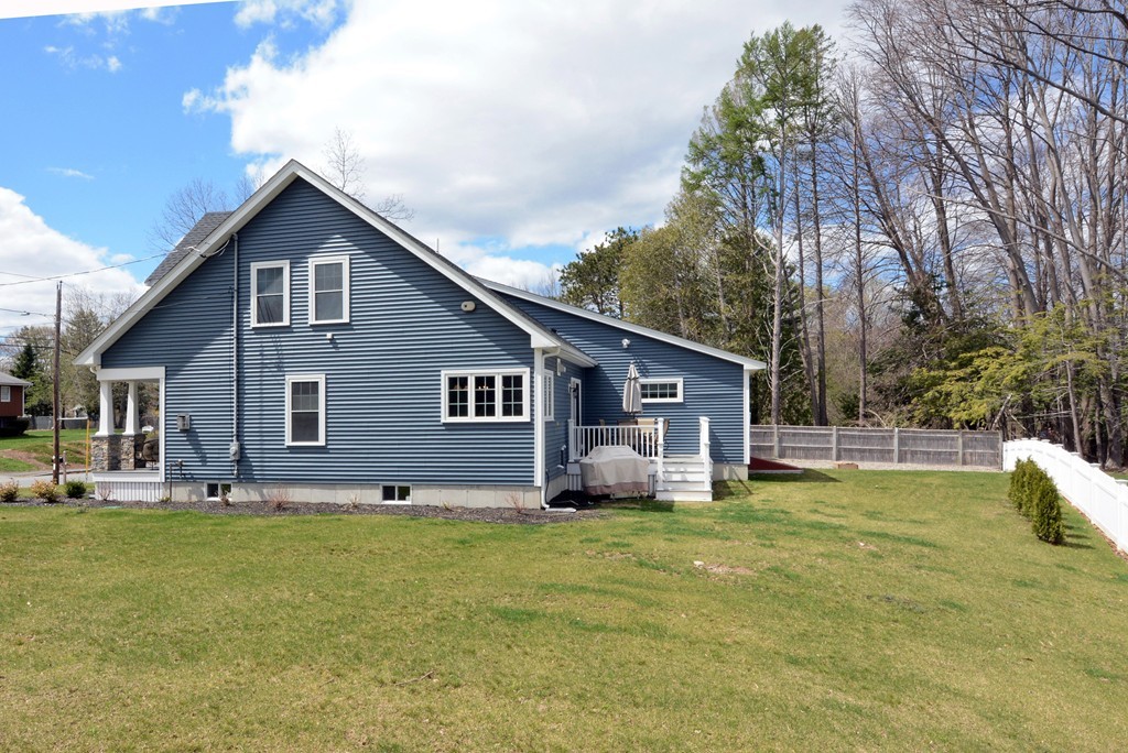 1 Wedgemere Road Beverly, MA 01915 - Photo 4 of 5