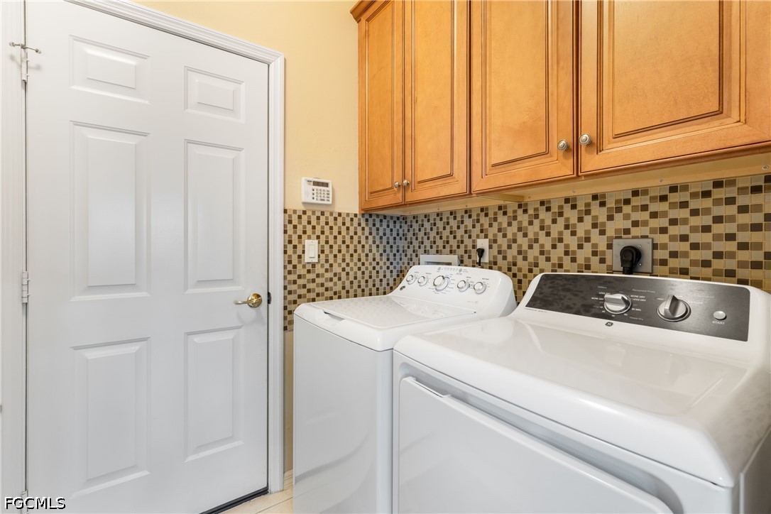 15040 Balmoral Loop Fort Myers, FL 33919 - Photo 7 of 40