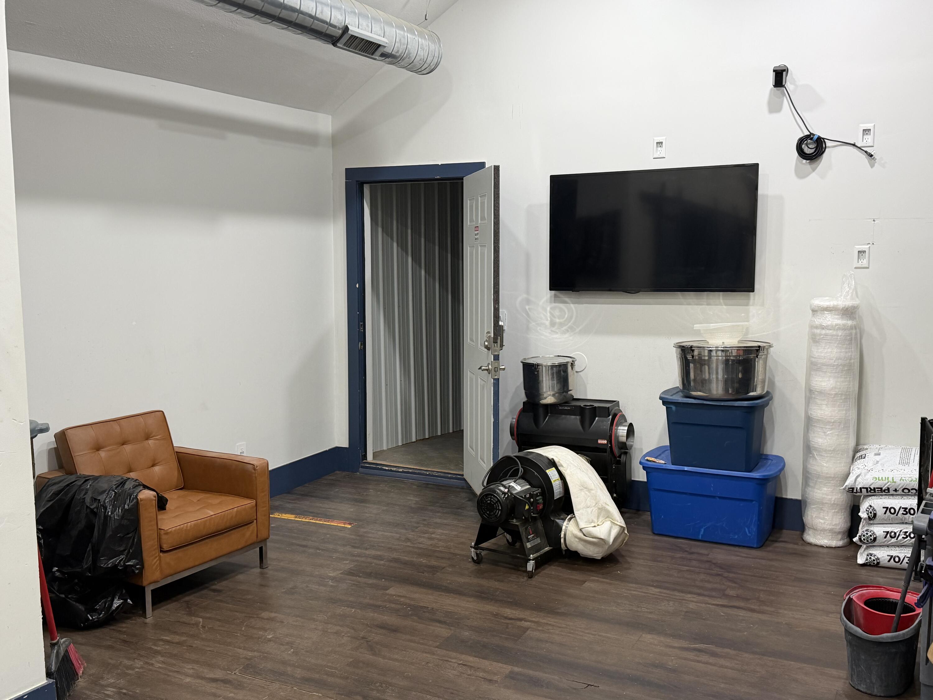 1981 Watkins Road Battle Creek, MI 49015 - Photo 27 of 44 IMG_4756