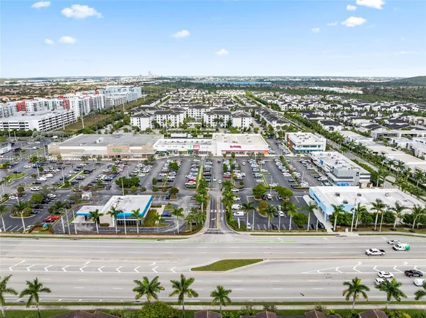 $6,400 | 6933 Northwest 104th Court, Unit 6933, Doral, FL 33178