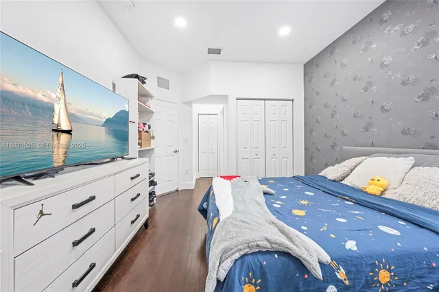 $7,000 | 6933 Northwest 104th Court, Unit 6933, Doral, FL 33178