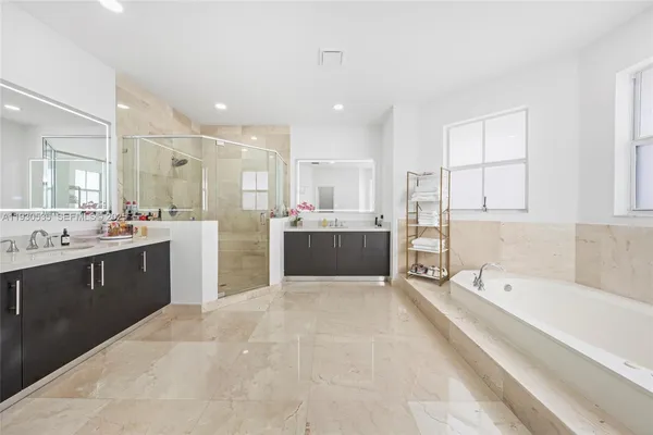 $6,400 | 6933 Northwest 104th Court, Unit 6933, Doral, FL 33178