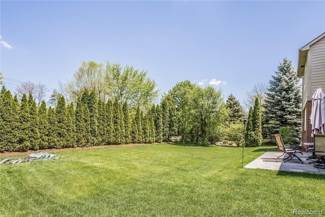 3830 Beechcrest Road Rochester, MI 48309 - Photo 52 of 53 056-2770683-medium.jpg