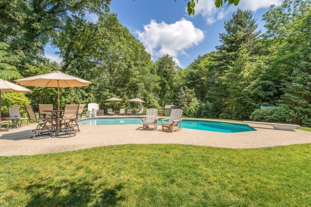 42 Decatur Lane Wayland, MA 01778 - Photo 33 of 40 Gallery Image 33