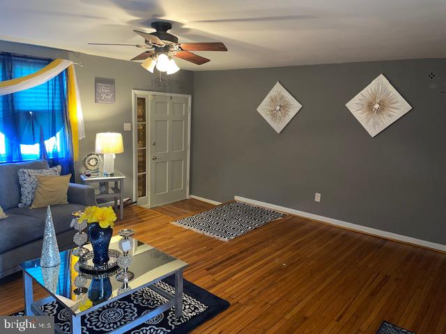 1676 Powell Road Brookhaven, PA 19015 - Photo 2 of 17