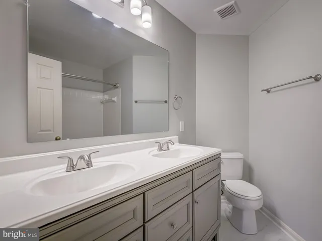 $2,800 | 12139 Amber Ridge Circle, Germantown, MD 20876