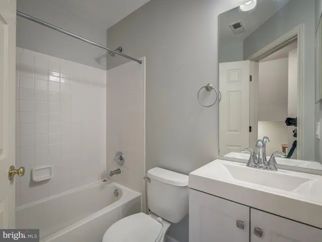 $2,800 | 12139 Amber Ridge Circle, Germantown, MD 20876