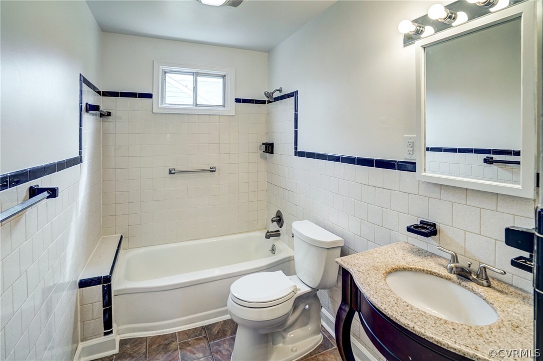 3024 Maplewood Road Henrico, VA 23228 - Photo 23 of 33 Hall Bath