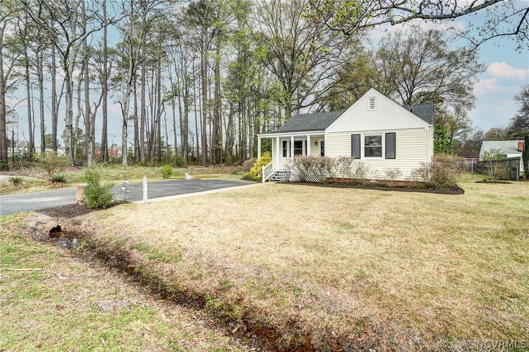 3024 Maplewood Road Henrico, VA 23228 - Photo 7 of 33 Gallery Image 7