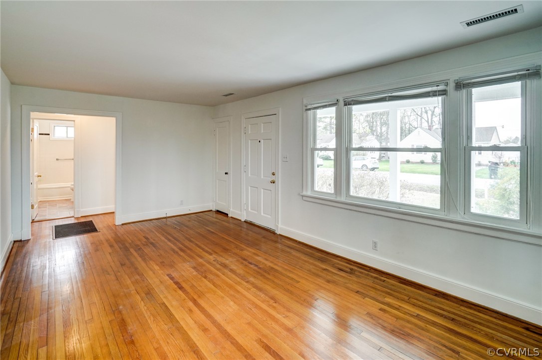 3024 Maplewood Road Henrico, VA 23228 - Photo 10 of 33 Large Living Room