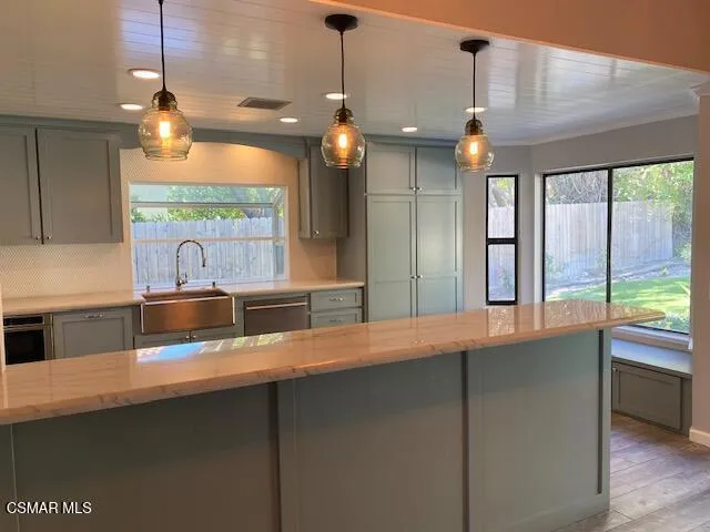 $4,900 | 2147 Meadow Brook Court, Thousand Oaks, CA 91362