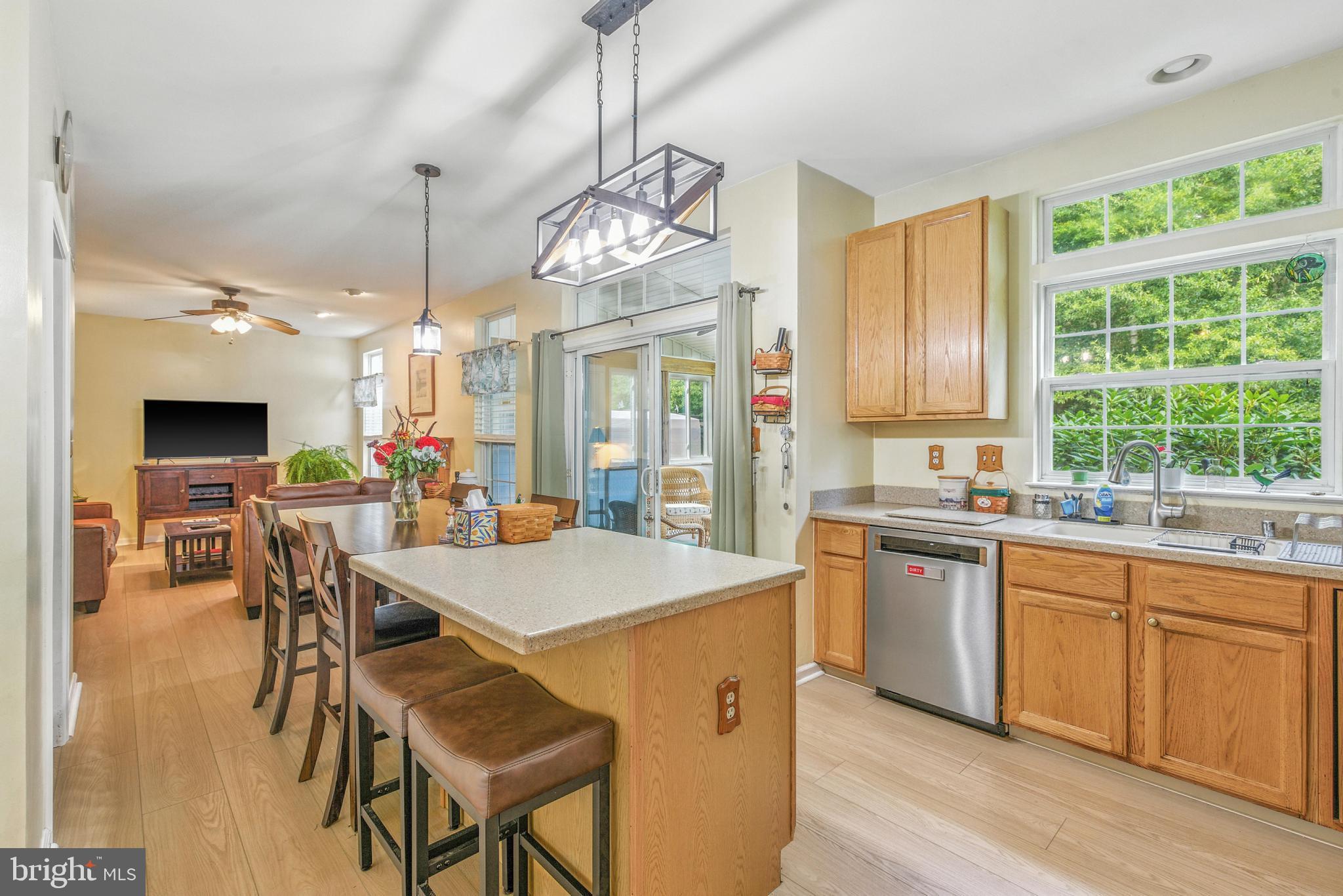 463 Preakness Run Newark, DE 19702 - Photo 10 of 32 a large kitchen with a table and chairs