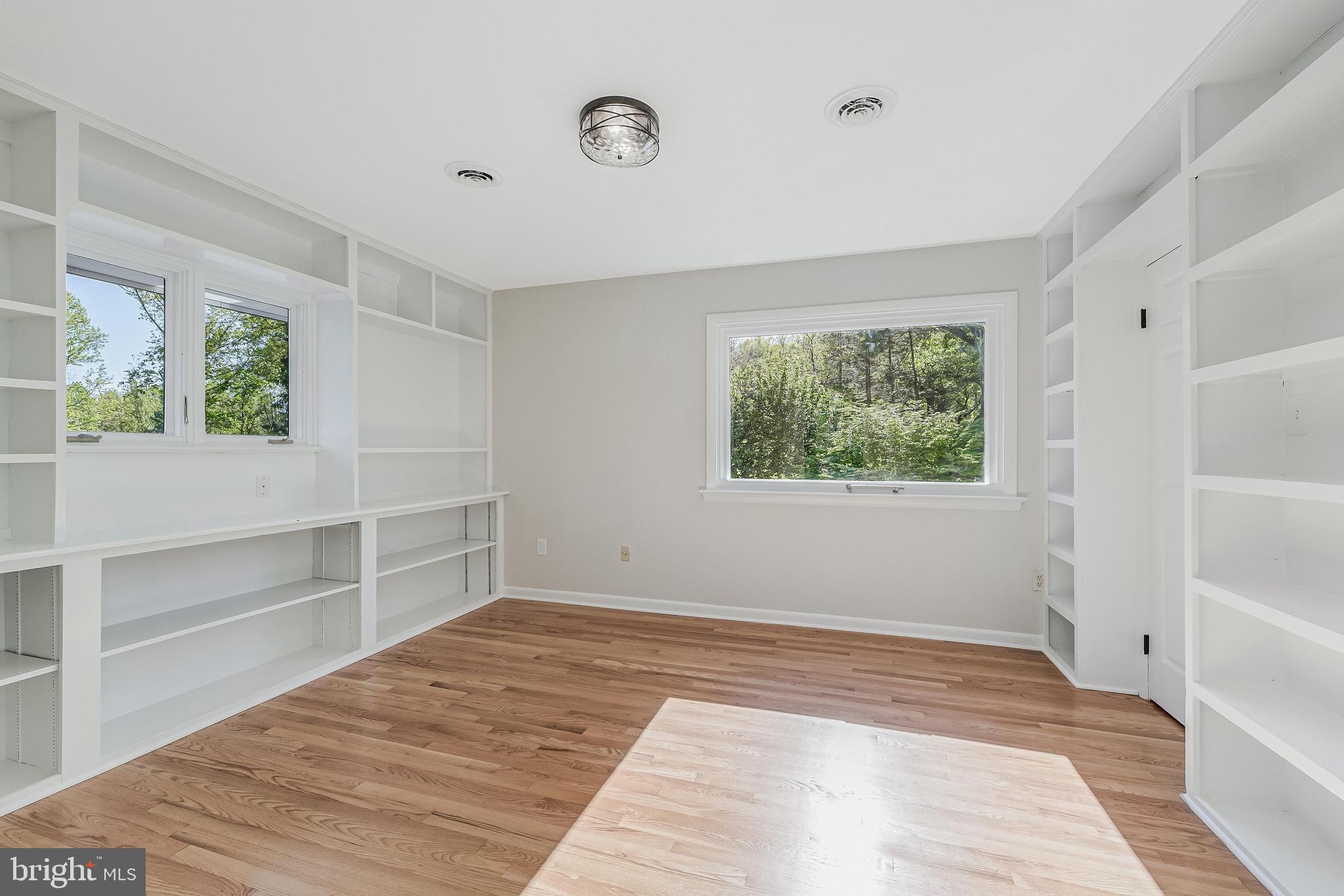 6891 Wilson Road Marshall, VA 20115 - Photo 85 of 118 Bright and airy versatile space.