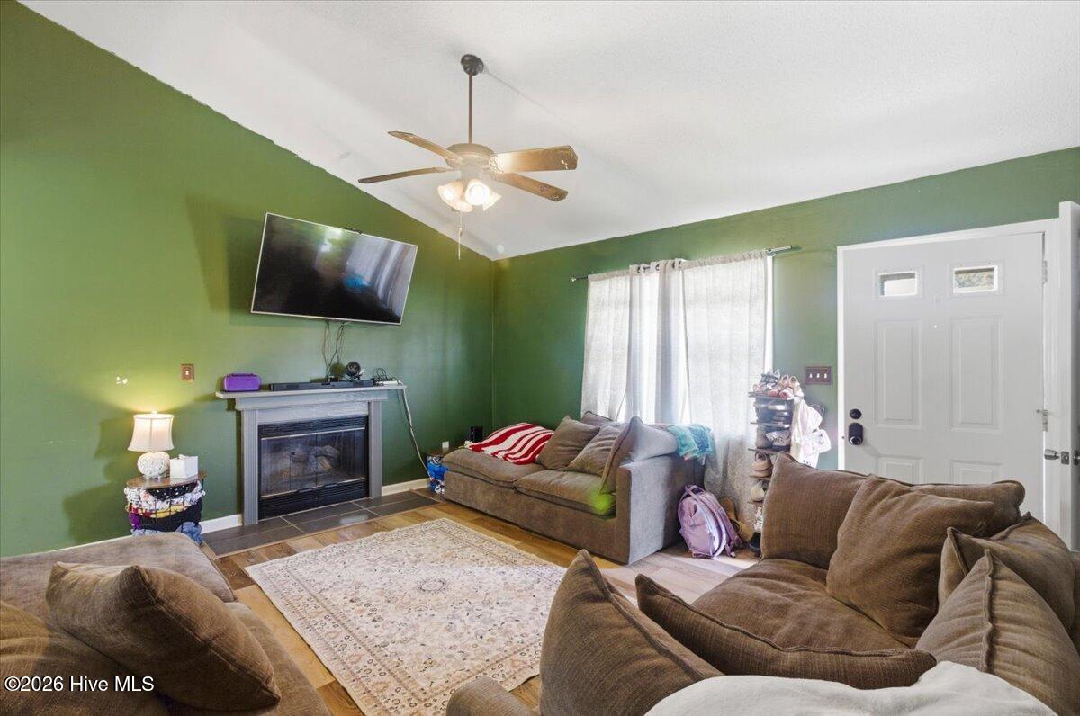 134 Parnell Road Hubert, NC 28539 - Photo 5 of 26 12-Final 134 Parnell Rd-RJREM-6004