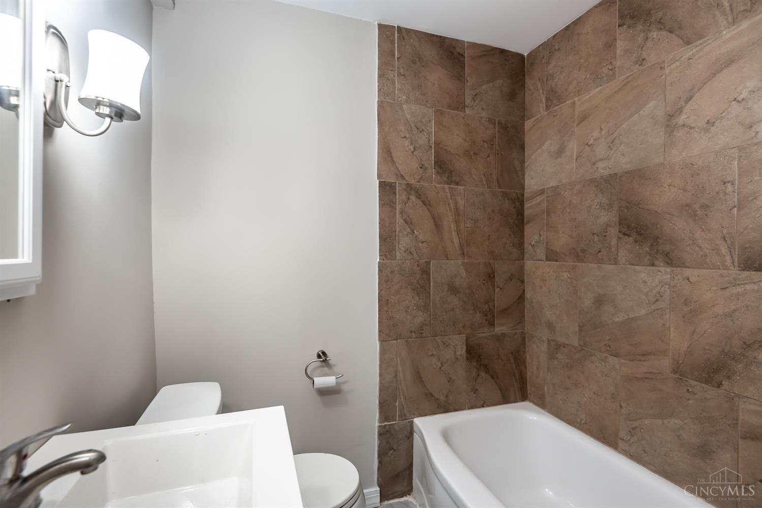 1474 Deerfield Road Lebanon, OH 45036 - Photo 11 of 17 Gallery Image 11