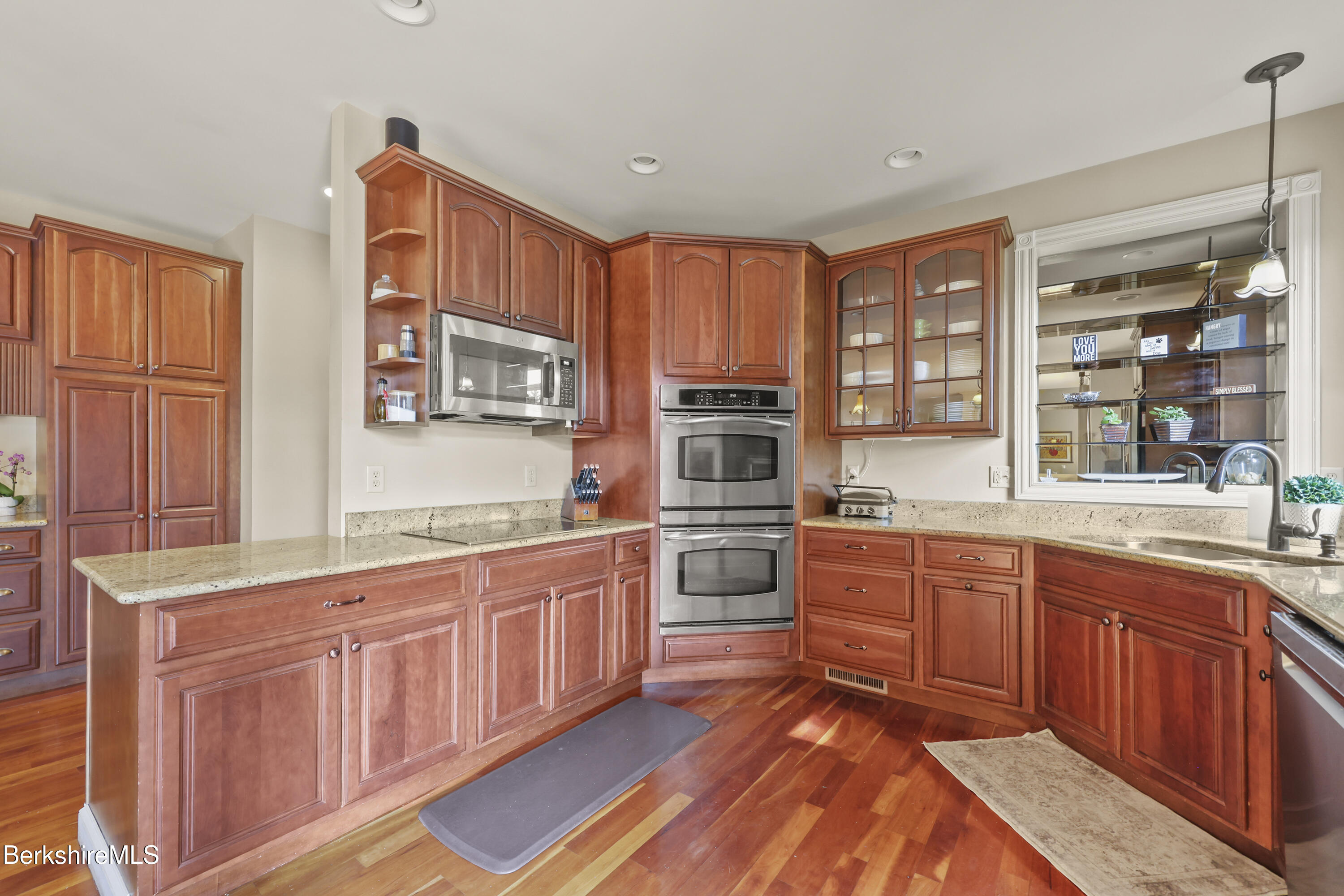 35 Meadow Ridge Drive Pittsfield, MA 01201 - Photo 25 of 81 Kitchen