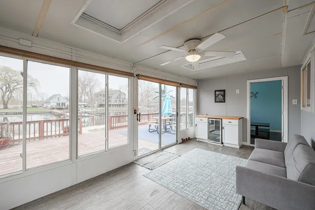 $474,000 | 707 Kingston Boulevard, McHenry, IL 60050