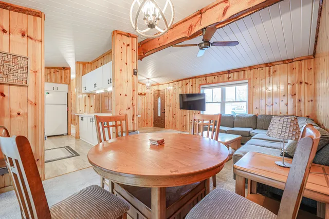 $474,000 | 707 Kingston Boulevard, McHenry, IL 60050