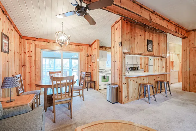 $474,000 | 707 Kingston Boulevard, McHenry, IL 60050