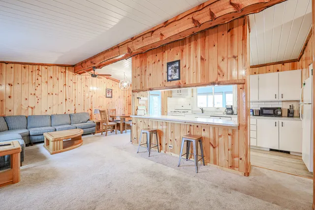 $474,000 | 707 Kingston Boulevard, McHenry, IL 60050