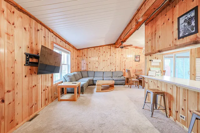 $474,000 | 707 Kingston Boulevard, McHenry, IL 60050