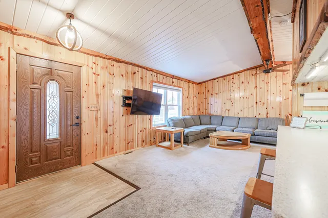 $474,000 | 707 Kingston Boulevard, McHenry, IL 60050