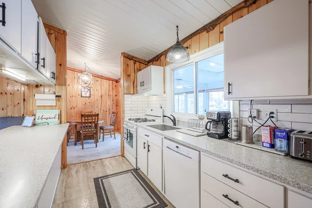 $474,000 | 707 Kingston Boulevard, McHenry, IL 60050