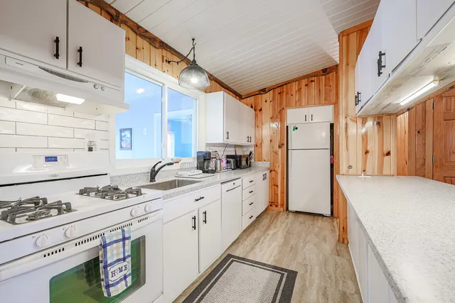 $474,000 | 707 Kingston Boulevard, McHenry, IL 60050